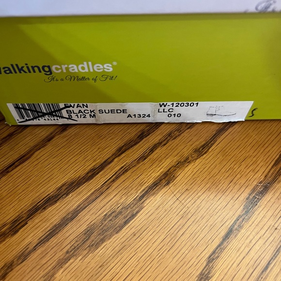Walking Cradles Evan Suede Black Boot Size 8.5M Brand New - Picture 6 of 7